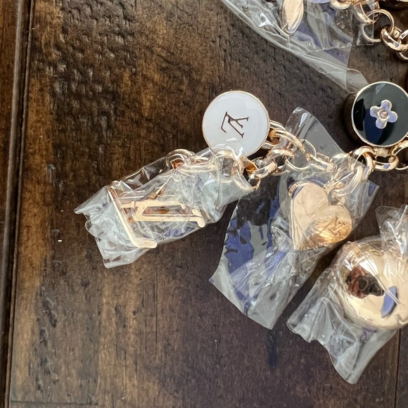 Designer-Inspired bracelet - Picture 6 of 8